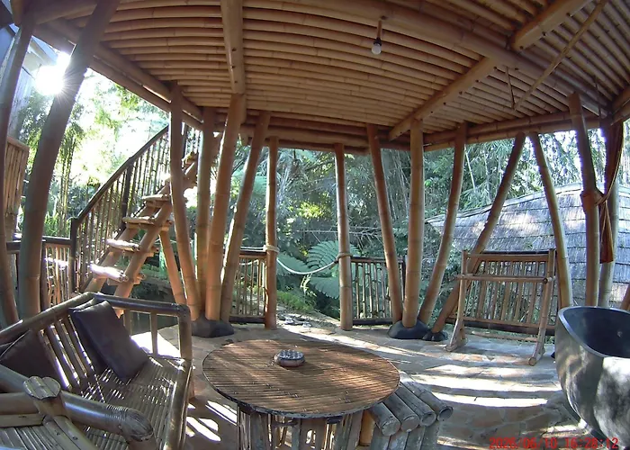 カントリーハウス Ecobamboohouse Salacca マンギス